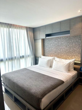 1BDR King size bed 3 Restaurants 500m to beach